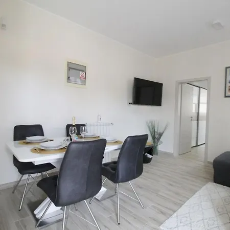 Enea Apartamento *