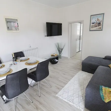 Enea Apartamento *